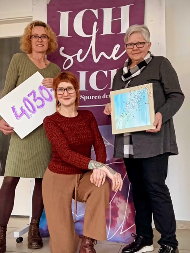 Stichtag Tattoo übergibt Spenden an Palliativ- und Hospizdienst Luckenwalde